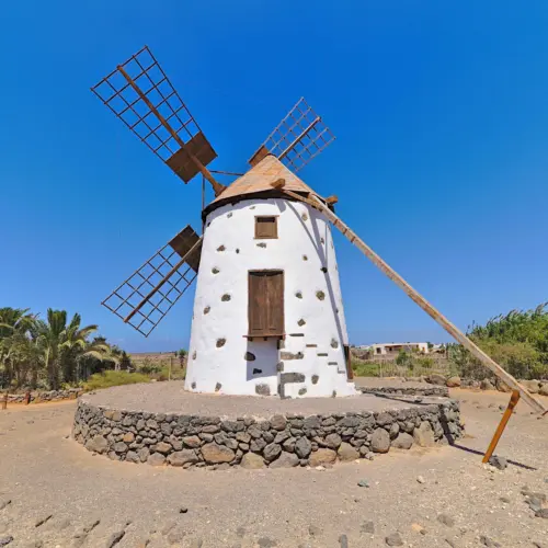 iStock-1458050950molino el roque_result